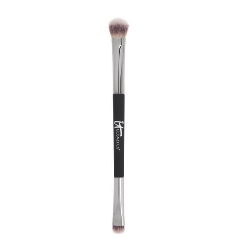 IT Cosmetics No Tug Eyeshadow Brush #5